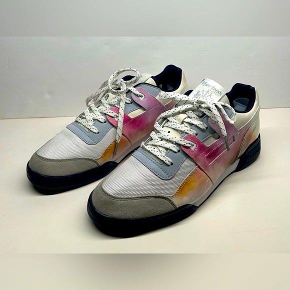VERY RARE Reebok Artists for Humanity size 10.5 men. Created by Jeff Foster - Picture 1 of 6
